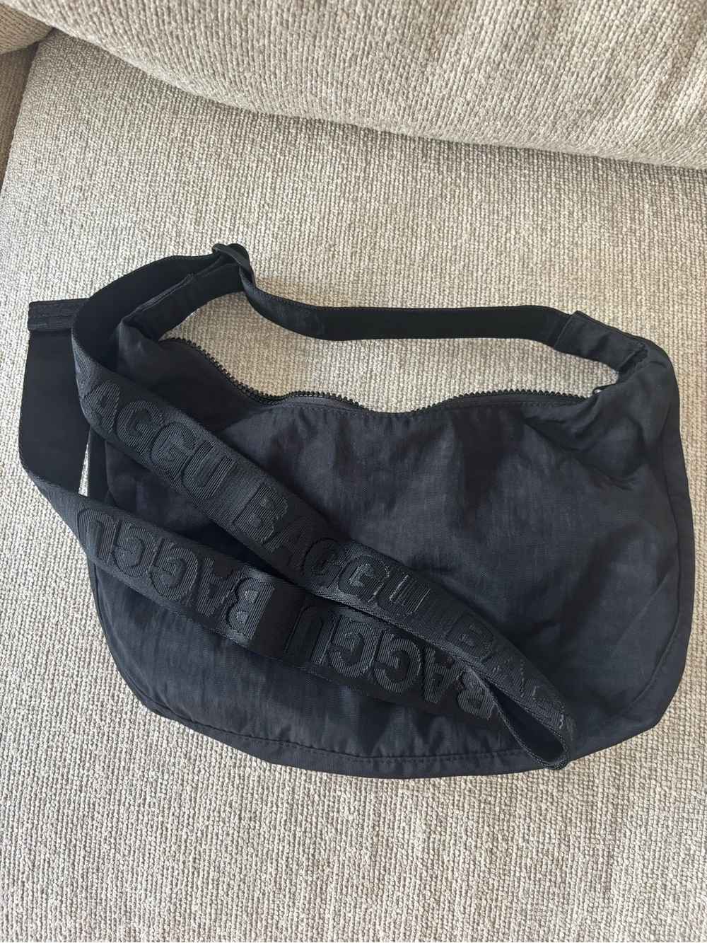 Brand New Baggu Black Medium Nylon Crescent Black Shoulder Bag with Logo Strap